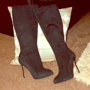 True suede knee high , high heels boots